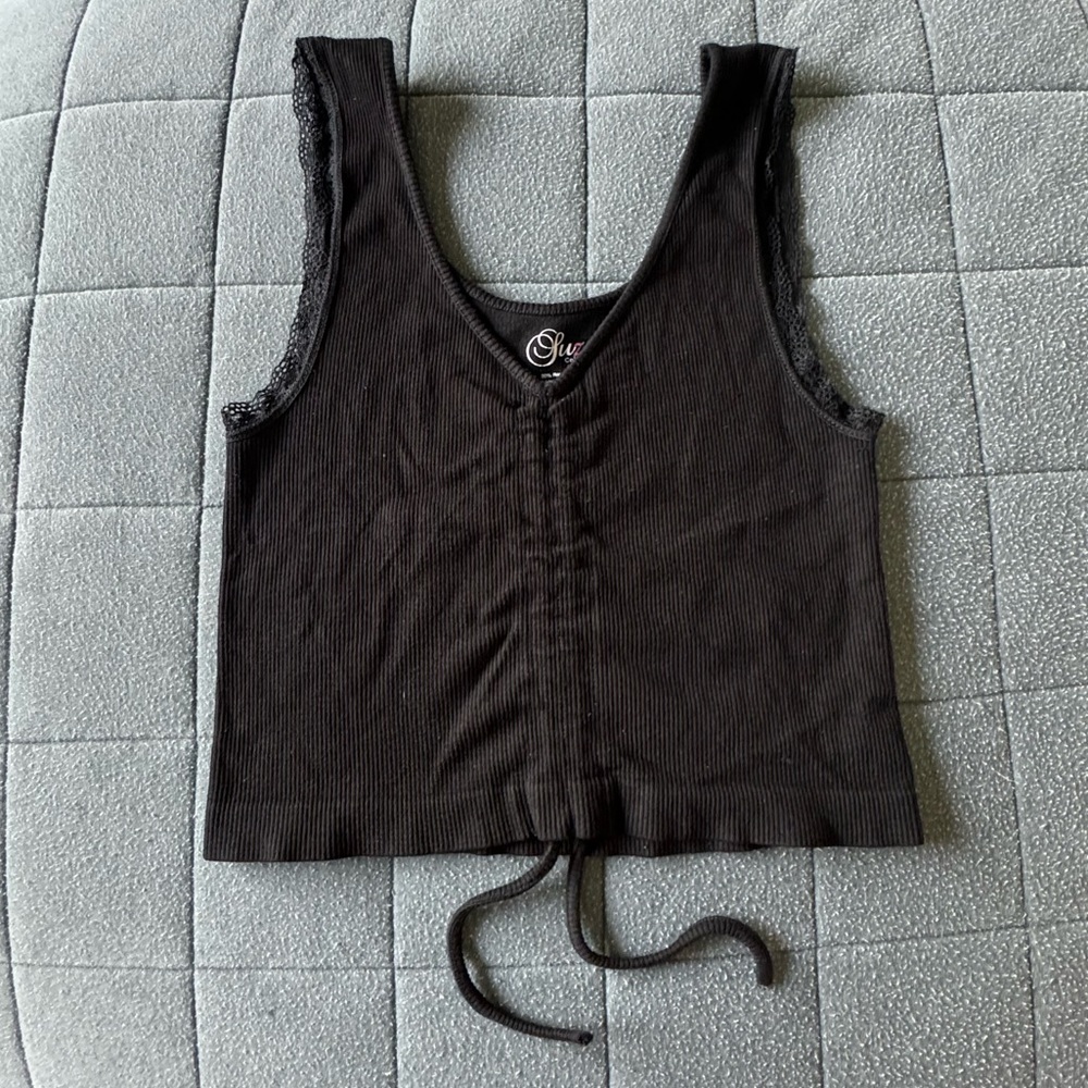 Sleek Black Sleeveless Top W/ Scrunch Detail!